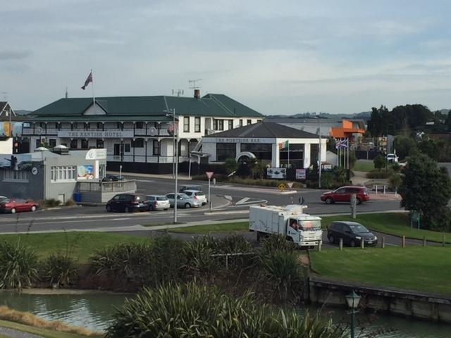 The Kentish Hotel Waiuku Ngoại thất bức ảnh